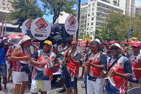 Na palma da mão o samba raiz